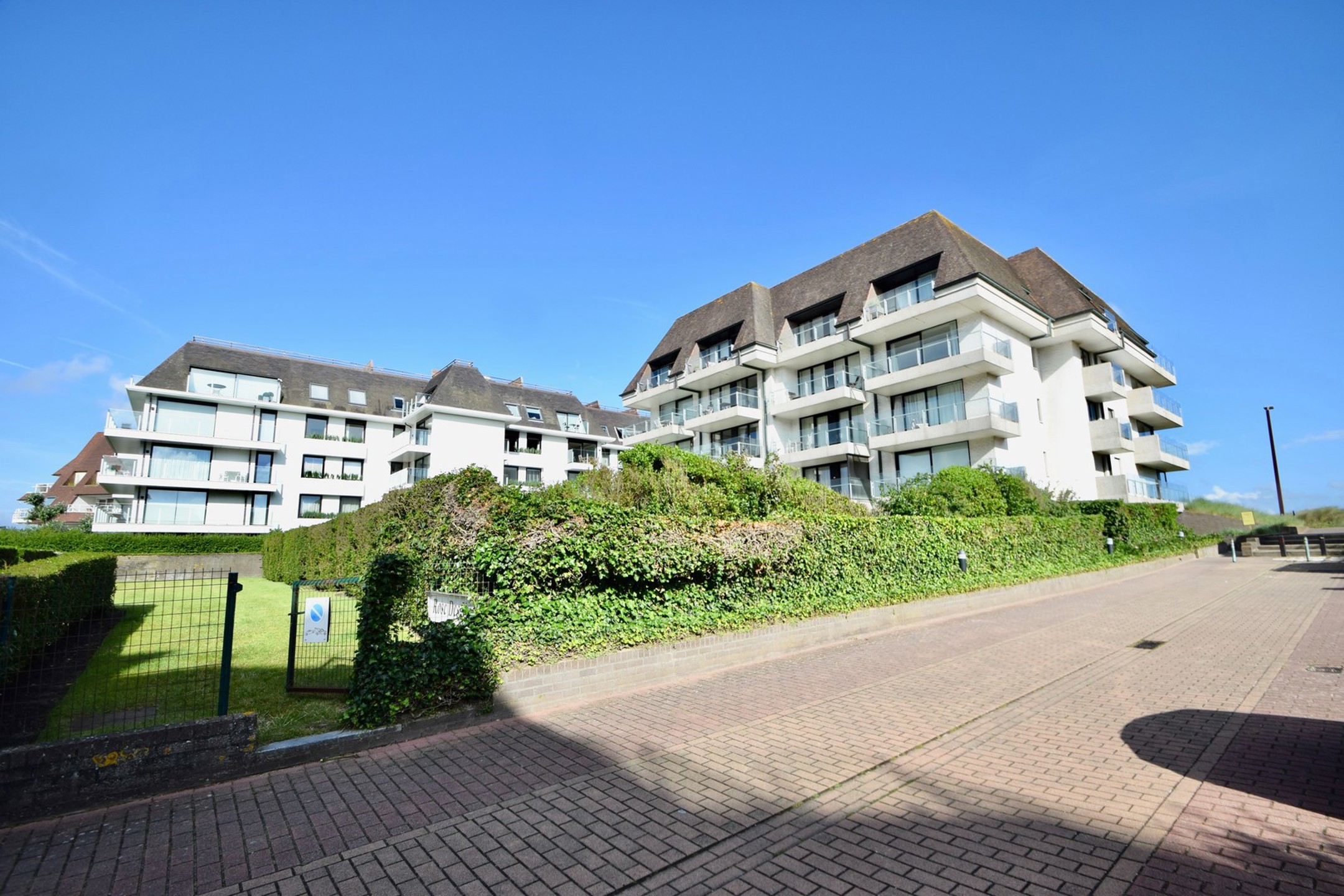 Gesloten garagebox te huur voor 1 wagen in het Zoute, gemakkelijk toegankelijk. - foto 4