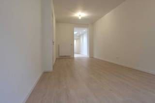 Deze volledig gerenoveerde woning (2025) is centraal gelegen in Schoten, vlakbij openbaar vervoer, scholen en winkels. Bij de renovatie werd...