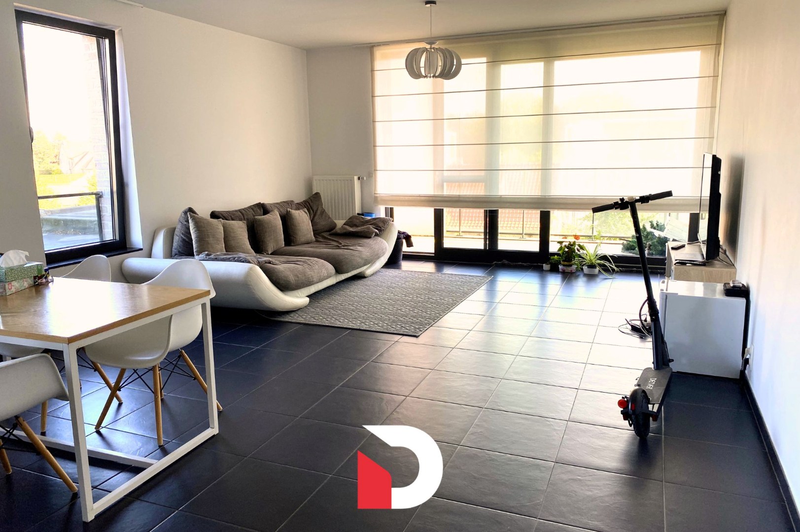 Recent appartement met 2 slaapkamer, terras en autostaanplaats - foto 2