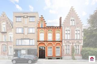 [[ DIT PAND NEEMT DEEL AAN DE ERA OPEN HUIZEN DAG OP 6/12 VAN 14:30 TOT 15:30 ]] Over de woning:Deze charmante woning biedt maar liefst 185 m²...
