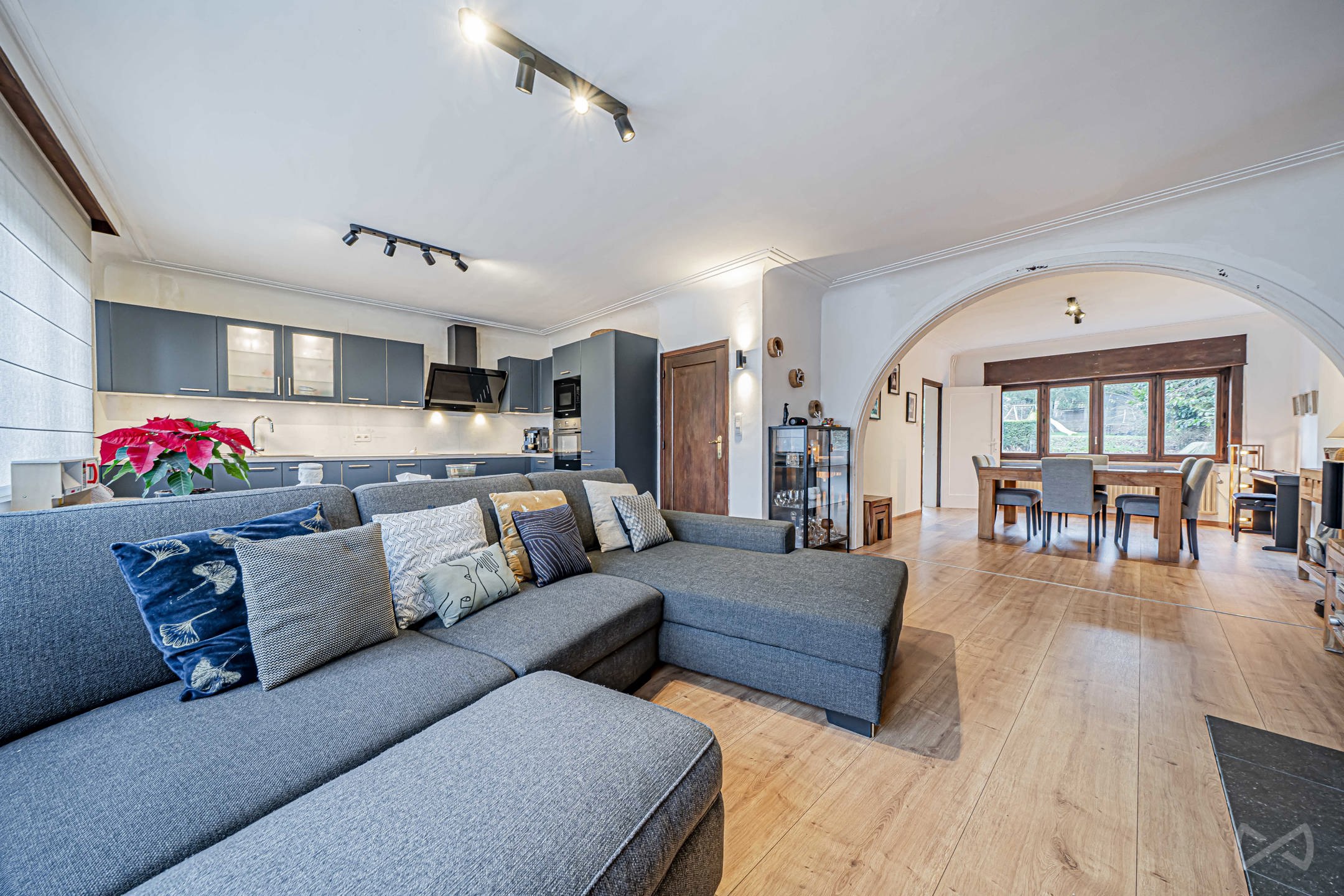 Woning met 4 slaapkamers op wandelafstand van het stadscentrum - foto 2