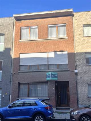 EMILE VANDERVELDESTRAAT 21 2850 BOOMSolide en ruime woning nabij het handelscentrum! Deze woning werd in 1960 opgetrokken uit betonstructuur. Dit...