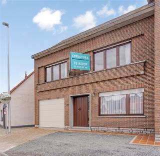 À vendre: spacieuse maison avec jardin orienté sud-est à MerchtemVous recherchez une maison familiale solide avec beaucoup de potentiel?...