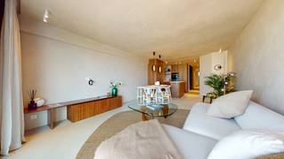 Res. DigueMagnifiek gerenoveerd appartement met frontaal zeezicht te Knokke. De combinatie van het stucwerk met de organische vormen geven u...