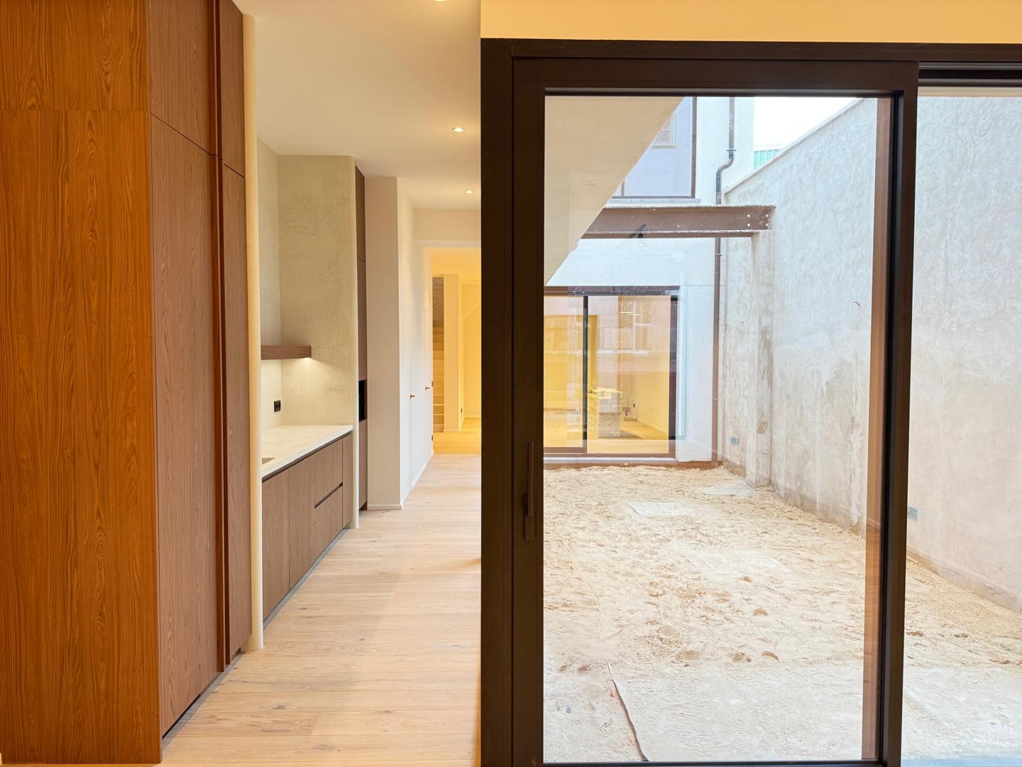 Commercial à louer à Anvers - photo 2