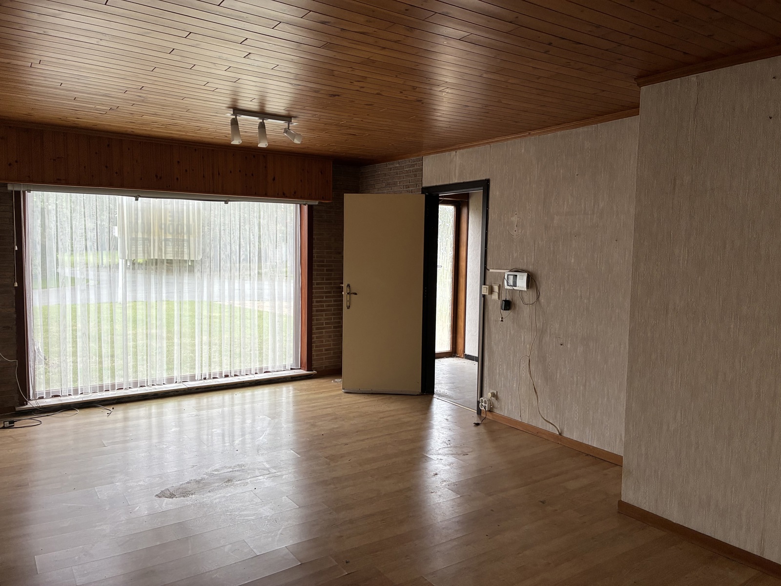 Ruime te renoveren halfopen woning in Knokke-Heist - foto 4