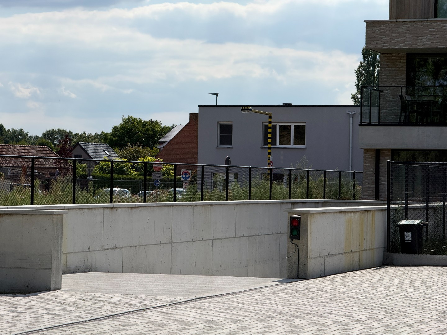 Ondergrondse autostaanplaats met laadpunt - foto 4