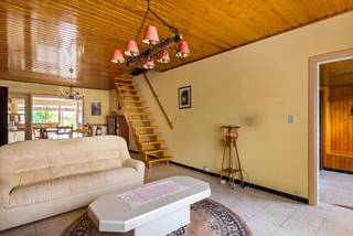 <p><strong>Droom je van een woning met karakter, ruimte en tal van mogelijkheden? Ontdek deze charmante woning op een prachtig perceel van maar liefst 1.280 m², gelegen in het centrum van Steenokkerzeel!</strong></p>