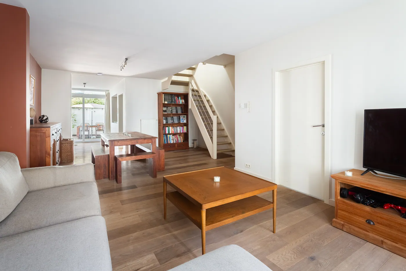 Instapklare woning met 3 slpks en zonnige koer in Berchem - foto 4