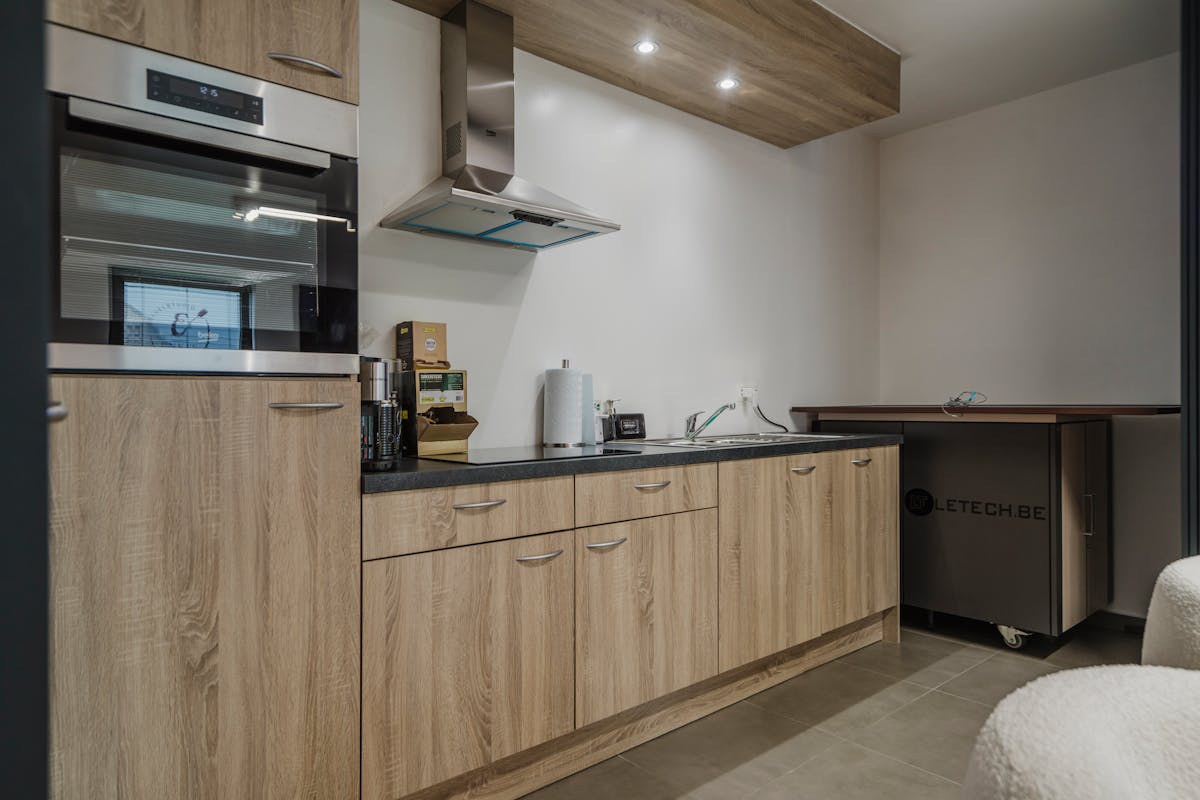 Ready to move in apartment with garden and parking spaces in Heule! - photo 2