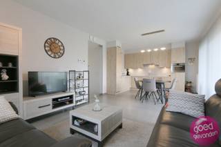 Koop een mooi en geriefelijk NIEUWBOUWAPPARTEMENT ZONDER BTW met 2 slaapkamers en ruim terras, voorzien van kelderberging en privé-parking,...