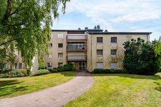 Visites et renseignements au 0484/06.1000Appartement lumineux avec terrasse dans un écrin de verdure – Belle JardinièreDans le quartier très apprécié...