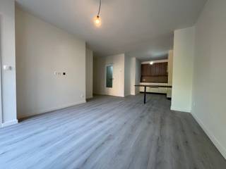 Immo Pické biedt U dit rustig gelegen appartement aan in een klein gebouw gelegen in de onmiddellijke omgeving van scholen, winkels, openbaar...