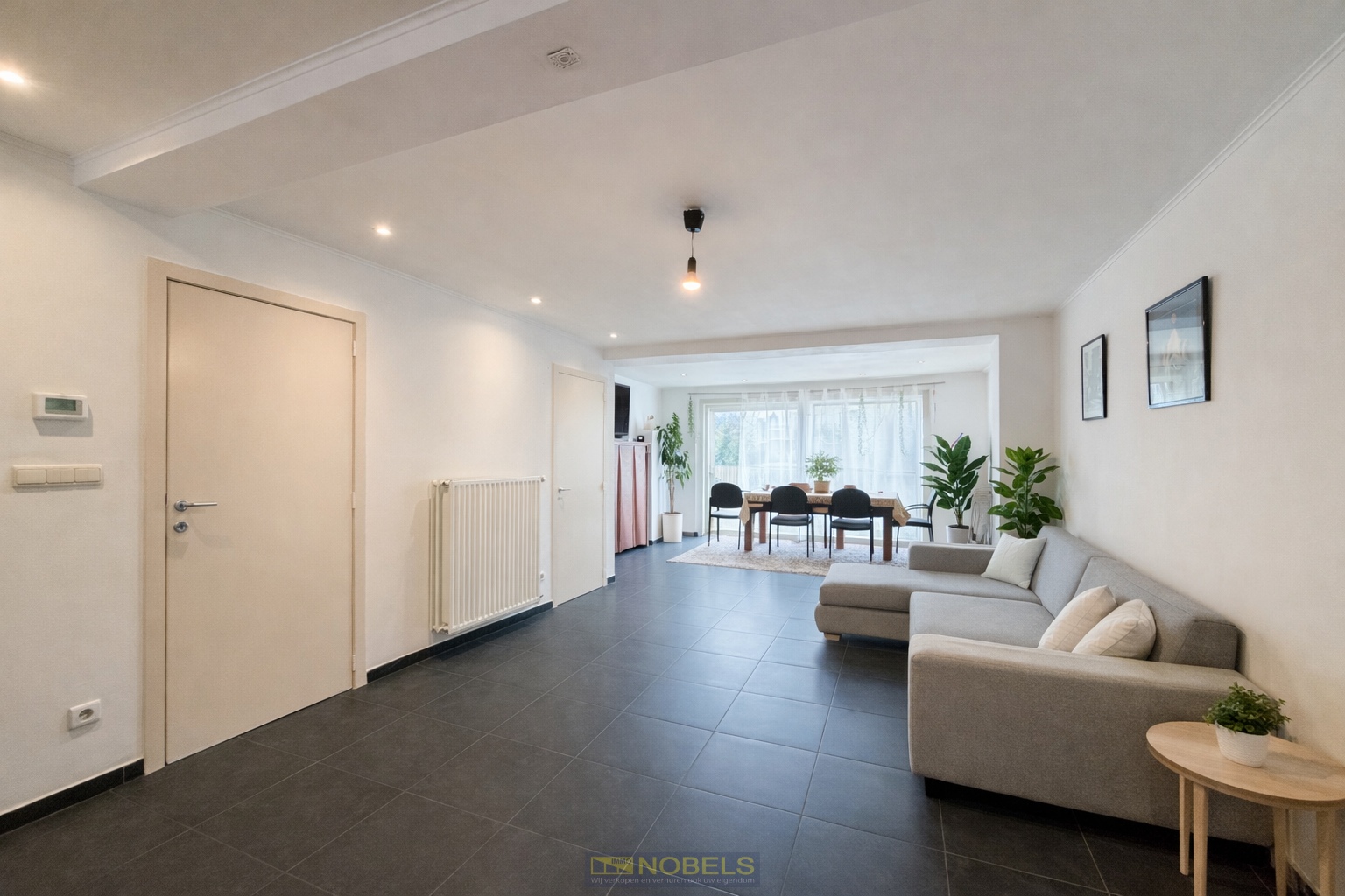 Te koop, Opbrengsteigendom met handelspand en duplex-appartement op topligging te Oudenaarde! - foto 2