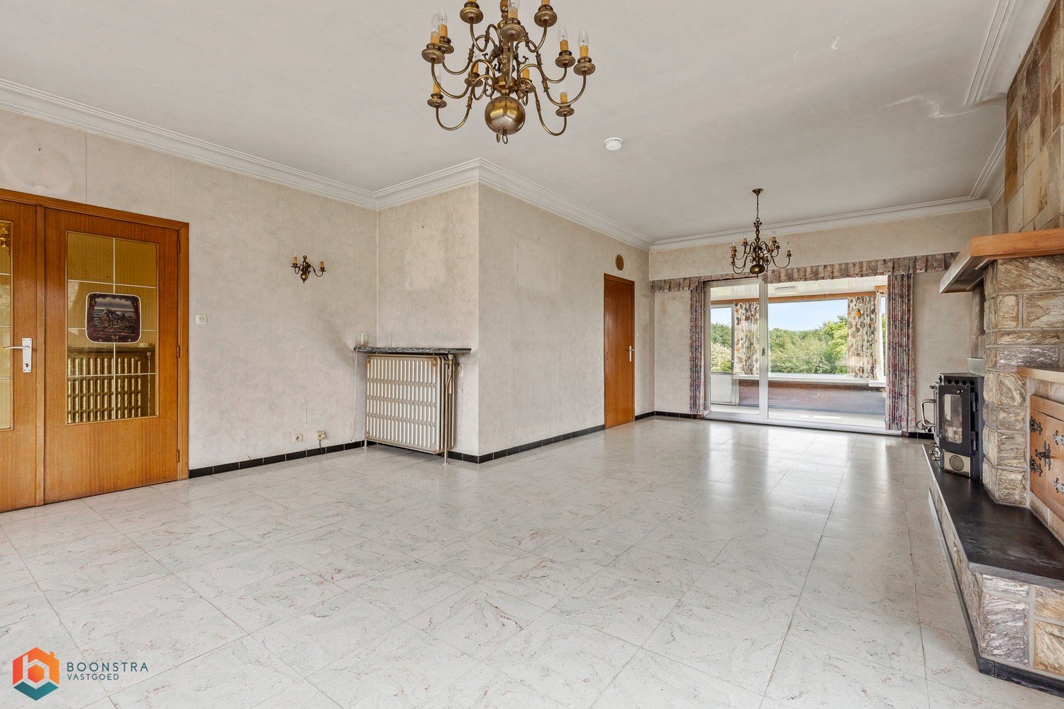 Charmante gezinswoning met 2 (mogelijks meer) slpkrs op een perceel van 4895 m². - foto 3