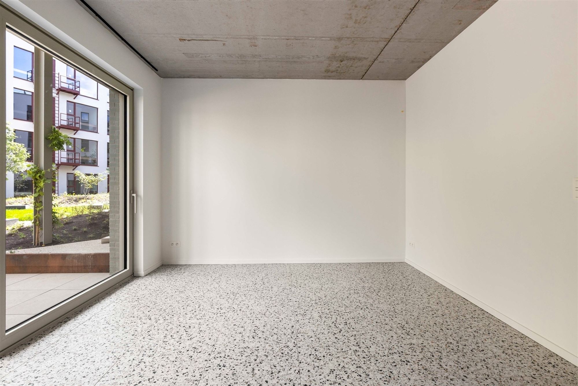 DUPLEX AVEC 3 CHAMBRES, 2 SALLES DE BAIN + TERRASSE DANS UN ENDROIT PRIVILÉGIÉ - photo 5