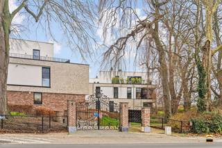 Luxe appartement (133 m² - 1e verdiep) met terras in Domein Bloesempark Borgloon In het exclusieve en afgesloten Domein Bloesempark bevindt zich dit...