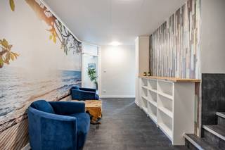 Instapklare praktijk- of kantoorruimte gelegen op een toplocatie te Mopertingen bij Bilzen, Maastrichterstraat 111.Het geheel omvat zowel een ruime...