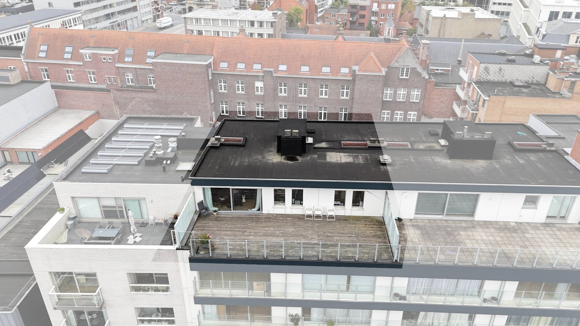 Groot appartement van 96m² met 95 m² terras - foto 3