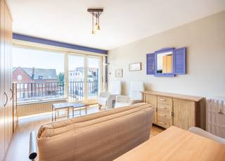 Zonnige studio te koop in de residentie Sparrow te Koksijde. Deze studio geniet van een uiterst centrale ligging: vlakbij zee, het commercieel...