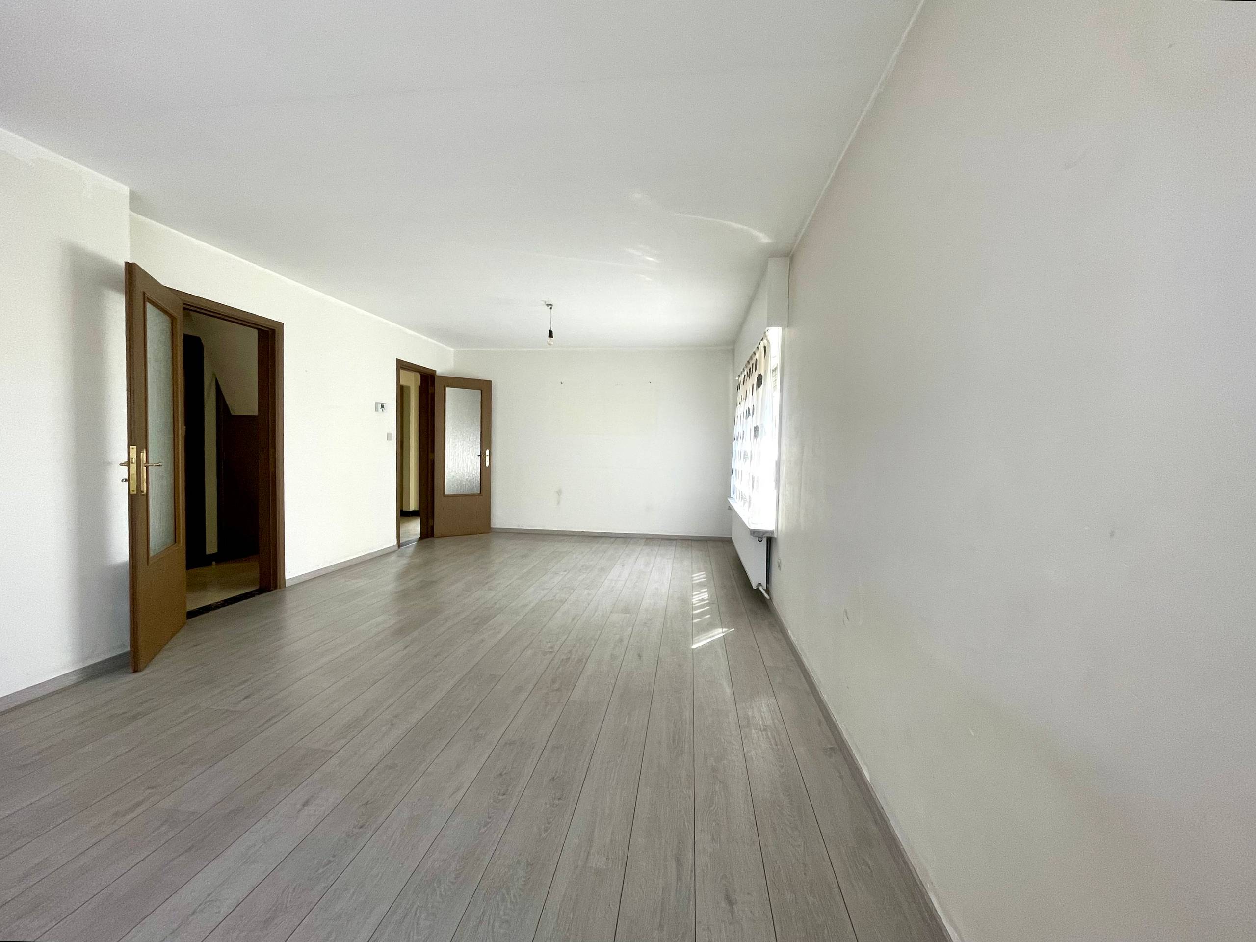 Appartement met twee slaapkamers, terras en garage - foto 4