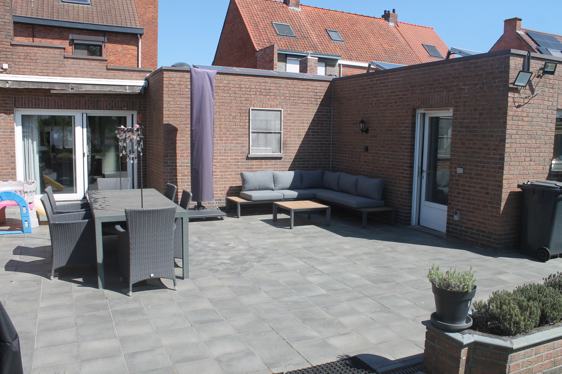 Gezellige gerenoveerde woning in het groene hart van Sinaai. - foto 3