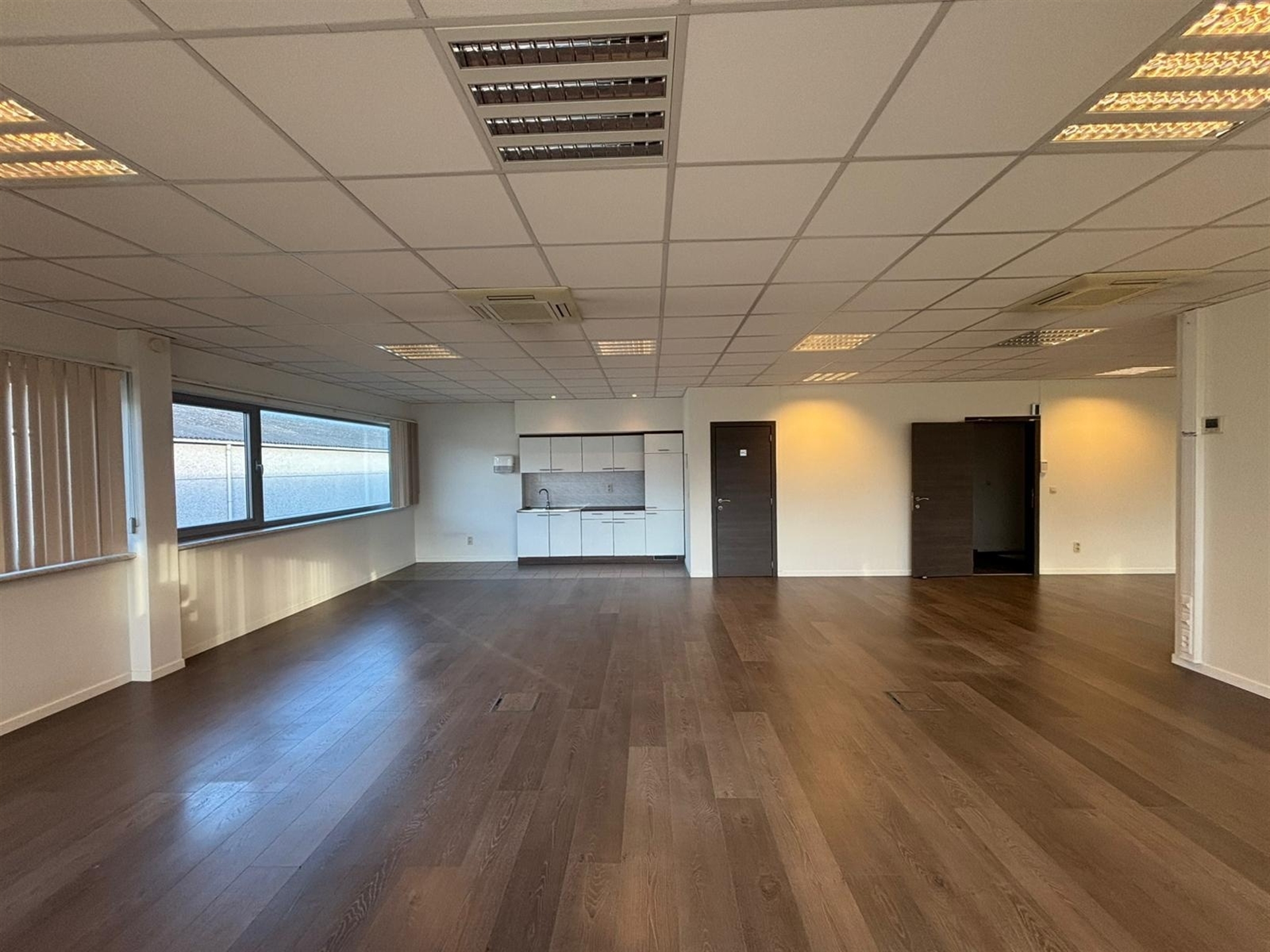 Ruime kantoor/bureauruimte te Merchtem  - foto 4