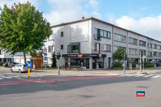 MERKSEM | HANDELSPAND MET APPARTEMENT MET TWEE SLAAPKAMERS EN GARAGEBOX OP EEN TOTALE GRONDOPPERVLAKTE VAN 424m² |Indeling als volgt gelijkvloers:...