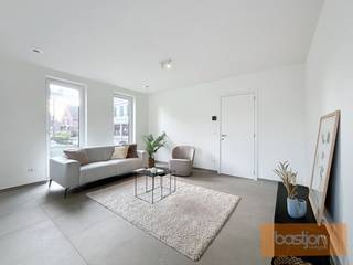 Deze halfopen woning maakt deel uit van een prachtig nieuwbouwproject in het centrum van Marke! Hoewel het rustig is gelegen, bevindt het zich...