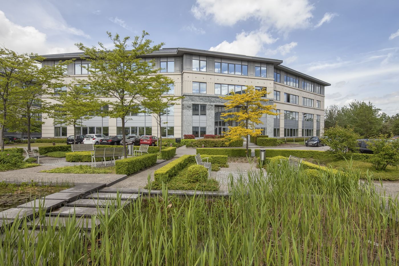 Moderne instapklare kantoren van 383 m² nabij de R0 - foto 3