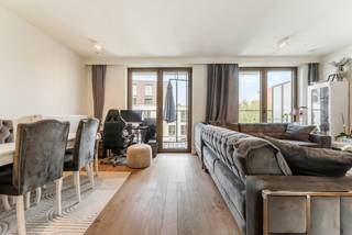 Dit aangename appartement bevindt zich op de vierde verdieping van een recent en verzorgd gebouw, gelegen aan de Einde Were. Dankzij de...