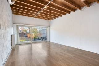 Deze charmante op te frissen woning met tuin is gelegen in het centrum van Leuven en biedt tal van mogelijkheden.Het huis is momenteel opgedeeld in...