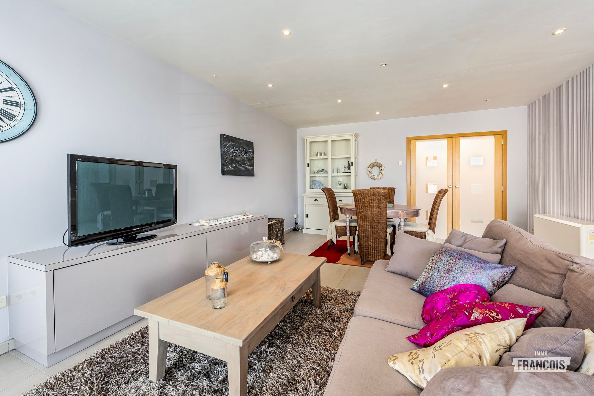 Ruim en instapklaar appartement in een kleinschalige residentie met twee slaapkamers, terras en grote privatieve berging te Raversijde (Oostende) - foto 4