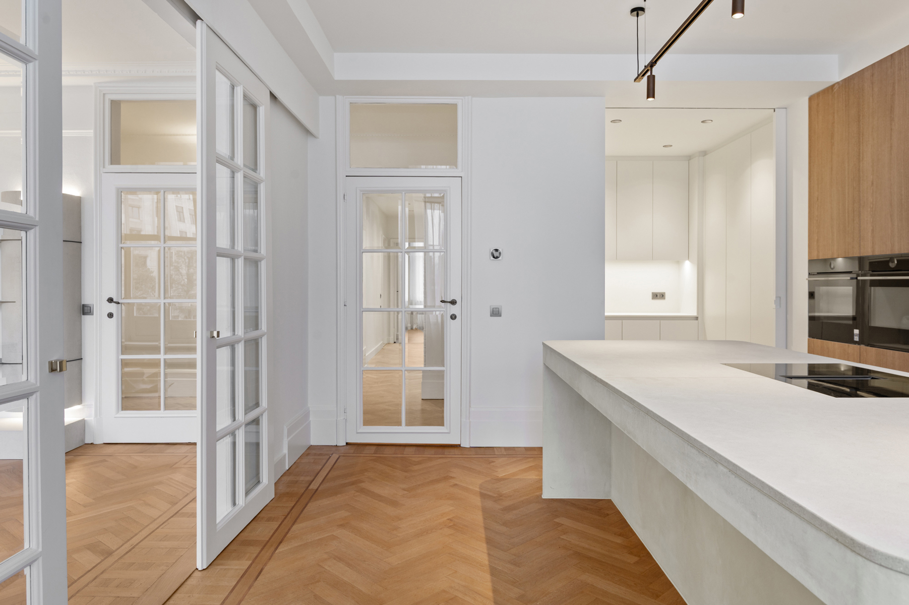 Luxueus gerenoveerd 2 slpk appartement in Art Deco-gebouw - foto 4