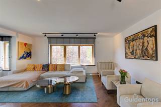 Welkom in deze prachtige moderne villa in Schilde, een waar droomhuis voor het gezin. Deze volledig gerenoveerde topwoning (2022) biedt maar...