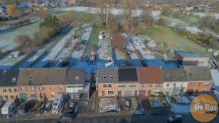 HAALTERT - Deze ruime halfopen bebouwing bevindt zich in Haaltert op een mooi perceel van 1727m².De ligging is zeer gunstig, dichtbij openbaar...