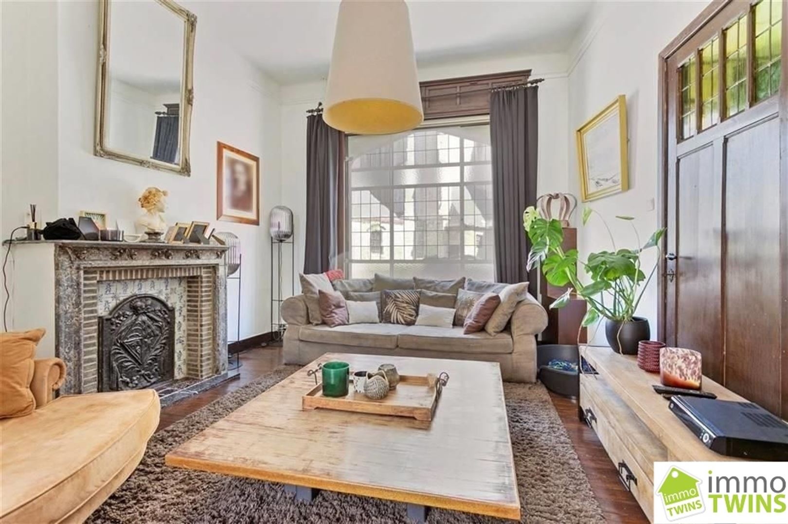 Karaktervolle, ruime woning met 6 slaapkamers, binnenkoer met jacuzzi en topligging! - foto 2