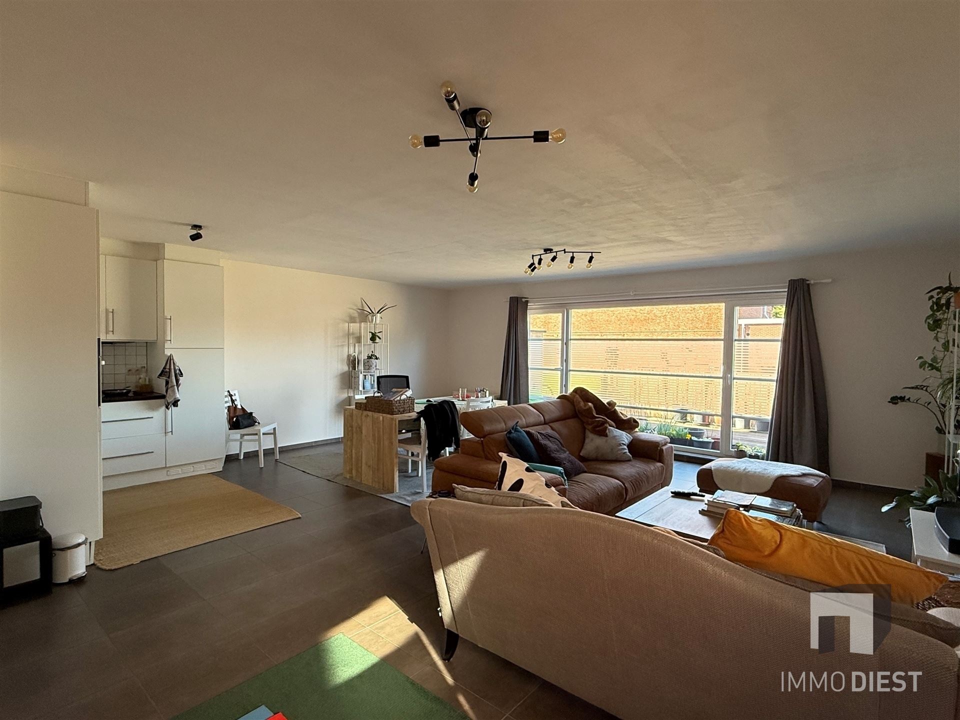 Gelijkvloers appartement met 2 slaapkamers en ruim terras - foto 4