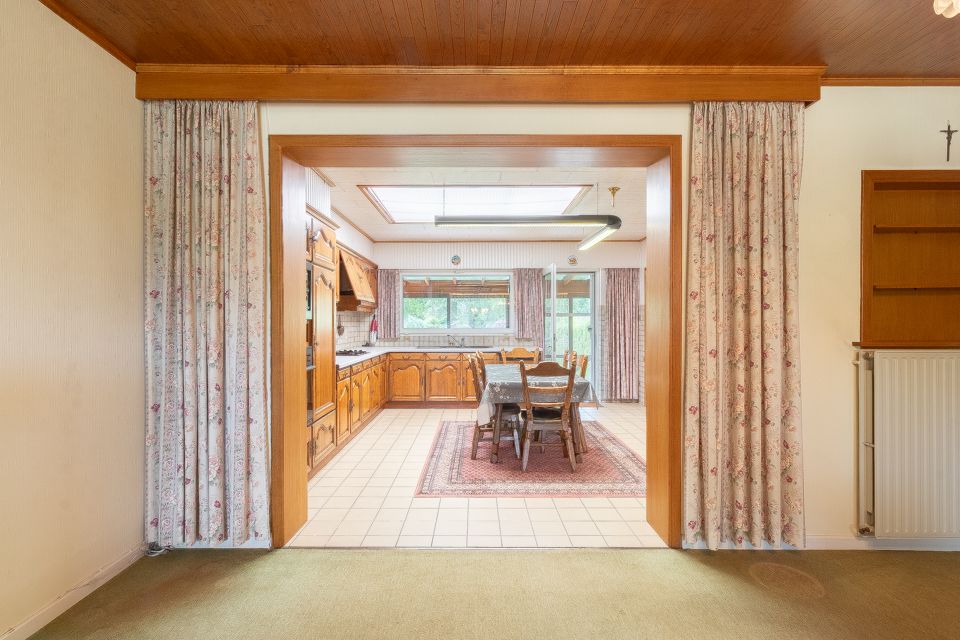 Halfopen gezinswoning met grote tuin in groene omgeving - foto 4