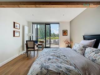 TEL: 0456 12 69 85 clara.jacquy@weinvest.be<br /><br />We Invest offers you this magnificent triplex located on the second floor of a beautiful mansion at 103 Avenue Eugène Demolder. This unique property combines space, light and architectural charm.<br /><br />The triplex is laid out as follows:<br />On the first level, there is a large, bright living room with a balcony, a fully equipped kitchen and a separate toilet.<br />On the middle level, there is a first bedroom with access to a pleasant south-facing terrace on two levels, a second bedroom and a shower room with toilet.<br />Finally, the top level features a large master bedroom with a dressing area and its own shower room with toilet.<br /><br />A private parking space and a shared garage for bicycles are available for an additional mandatory fee of €150/month.<br /><br />The flat can be rented furnished, subject to discussion!<br /><br />The location is ideal, in a quiet, green neighbourhood with excellent public transport links. You will also enjoy numerous local shops, schools and the charm of the beautiful facades typical of the neighbourhood.<br /><br />Rent: €2,750/month<br />Service charge: €98/month (maintenance of common areas)<br />EPC: E-<br /><br />Don't delay, come and view today! For more exclusive properties, visit www.weinvest.be