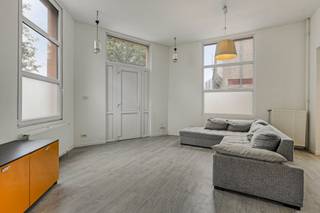 Deze instapklare woning met vijf slaapkamers te koop is gelegen in het zuiden van Antwerpen aan de Kielsevest op de hoek met de Balansstraat...