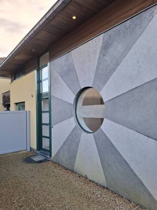 In de Eekstraat in Zele bevindt zich deze ruime, lichtrijke kantoor- of handelsruimte met tal van mogelijkheden. Ideaal voor het inrichten van...