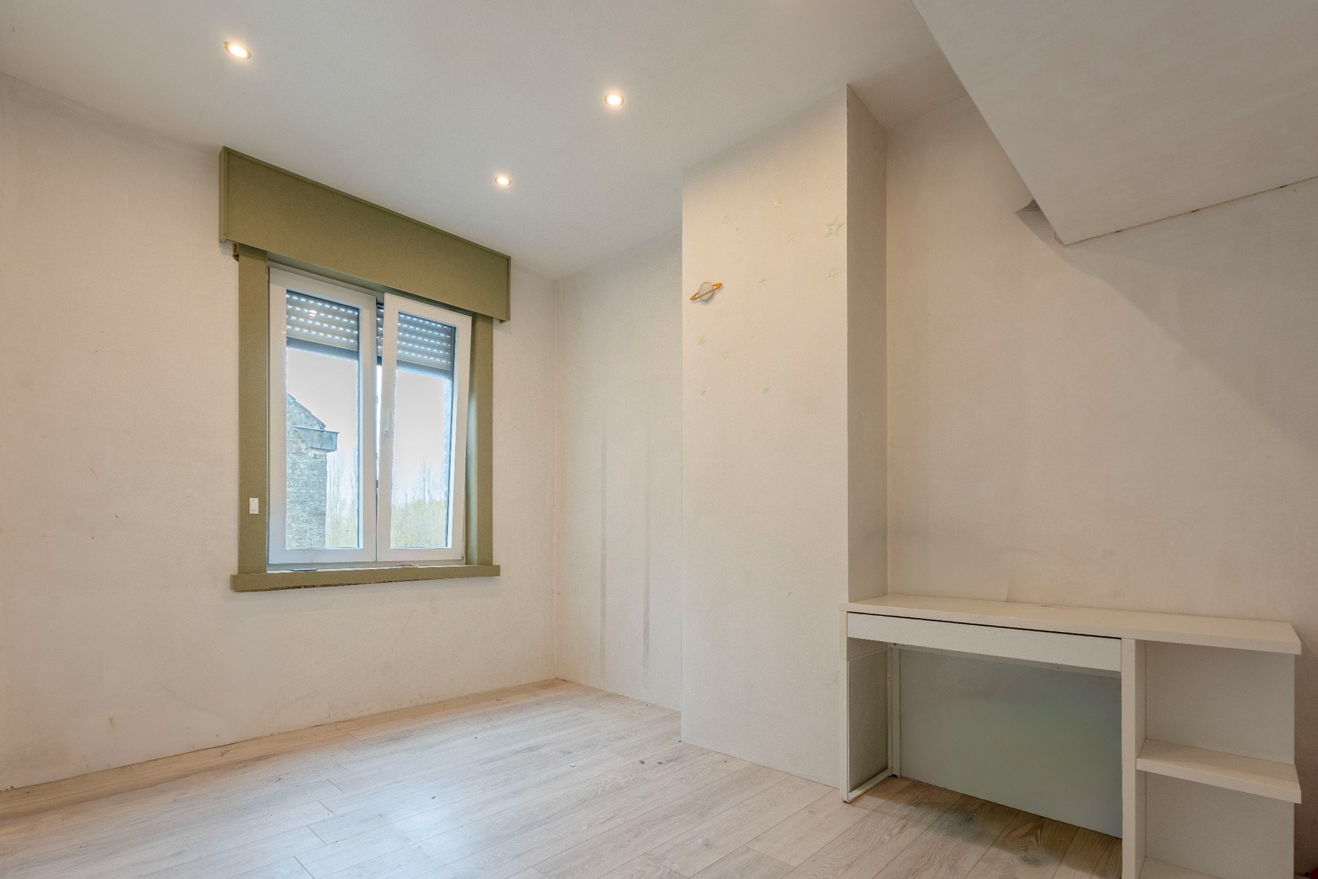 Ruime instapklare woning met uitweg, carport, tuin en studioruimte. - foto 5