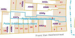 Vandaag nemen we je mee naar Hingene. Volgens velen de mooiste deelgemeente van Bornem door zijn gezellige centrum, kasteel d'Ursel en het rondomliggend park. Deze bakkerij met woonst is gelegen op een centrale locatie nabij de N16 en op wandelafstand van winkels, scholen en openbaar vervoer.<br /><br />Ontwikkelingsopportuniteit op een zeer gunstige locatie.<br /><br />Op het gelijkvloers vinden we de bakkerij terug met achteraan een keuken en ruime werkplaats. <br /><br />Via een aparte ingang bereiken we de eerste verdieping waar we de bovenliggende studio terugvinden, bestaande uit een leefruimte, keuken, slaapkamer en badkamer. <br /><br />Het pand beschikt over een garage, een carport en een achteruitweg met directe toegang tot het pand. Achteraan is er voldoende plaats voor het parkeren van auto's.<br /><br />Een eigendom boordevol potentieel, ideaal voor wie op zoek is naar een combinatie van wonen en werken, een renovatieproject of een ontwikkelingsopportuniteit.<br /><br />Heb je interesse in deze eigendom met tal van mogelijkheden?<br />Contacteer ons gerust via yordi@julimmo.be of 03 303 39 36.