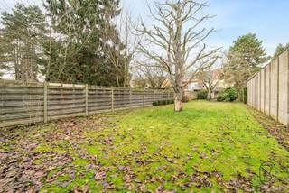 Te koop: centraal gelegen opbrengsteigendom met garage en ruime stadstuin nabij de Bourgoyen-OssemeersenVlak bij de Bourgoyen-Ossemeersen vind je dit...