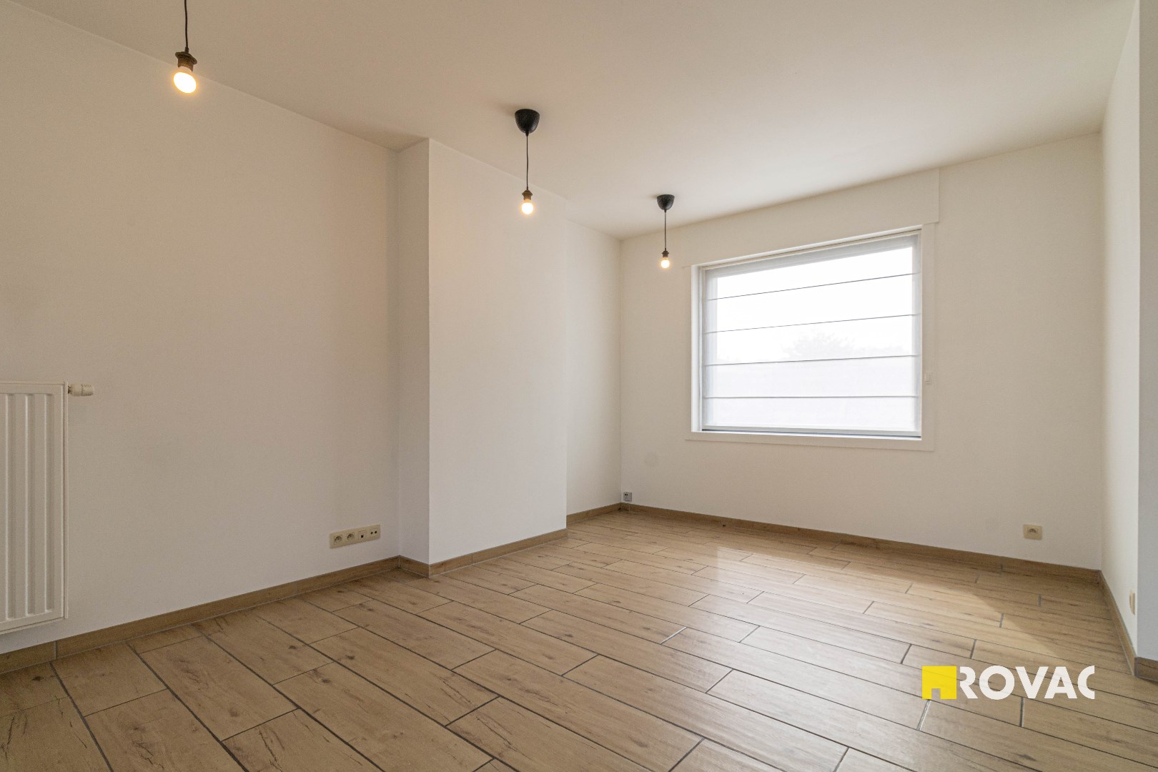 Gerenoveerde hoekwoning met 2 slaapkamers, tuin en uitweg. - foto 5