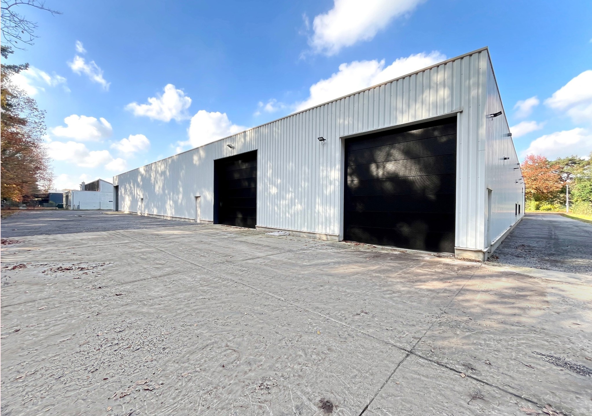 CENTRAAL GELEGEN MAGAZIJN VAN 300M² - foto 1