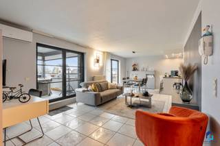 Dit instapklare duplexappartement, gelegen aan de Hasseltsesteenweg 61 in Kortessem, biedt een comfortabele woonbeleving op een centrale...