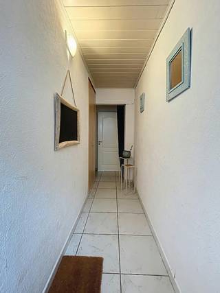 LIGGING: Dit appartement is zeer centraal gelegen. De markt en de winkelstraat van Eeklo is op wandel/fietsafstand. Ook de invalswegen zoals bv...