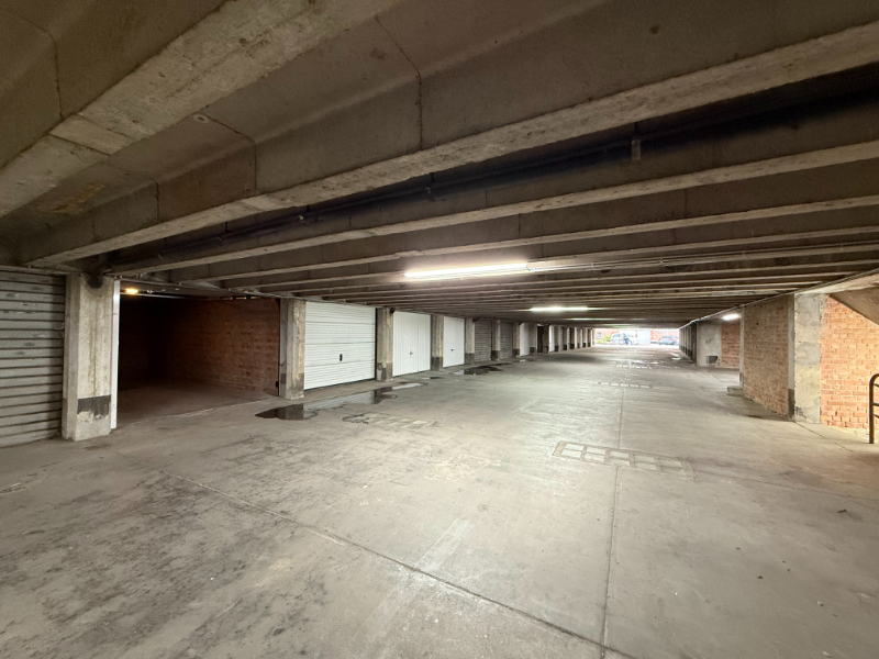 Uitstekend gelegen garagebox nabij Citadelpark en Sint-Pietersstation - foto 5